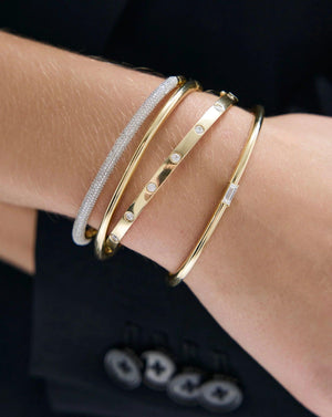 Exquisite Inlay Diamond Bangle – Dazzle with Elegance!.