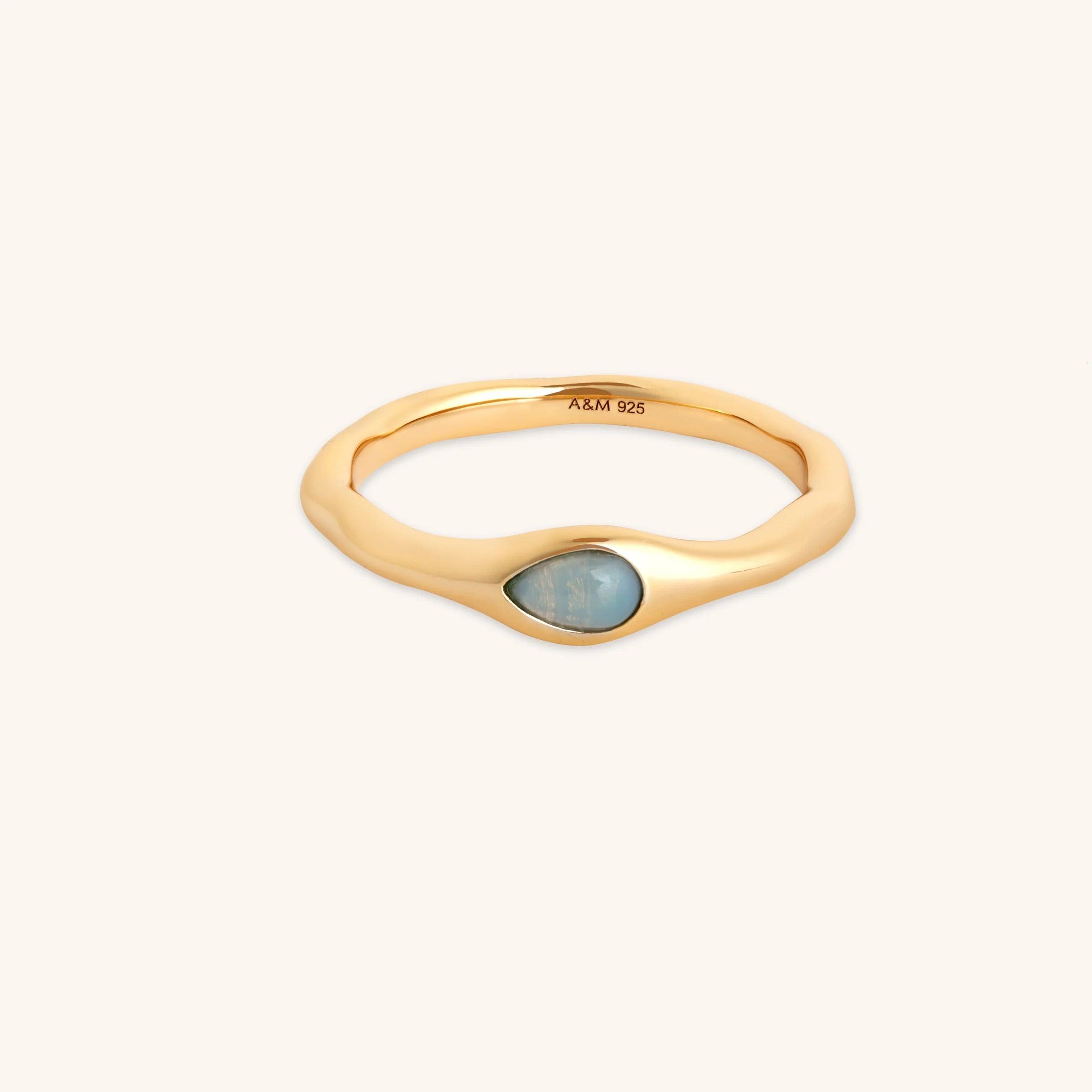 Stunning Gold Opal Cocktail Ring - Elevate Your Elegance.