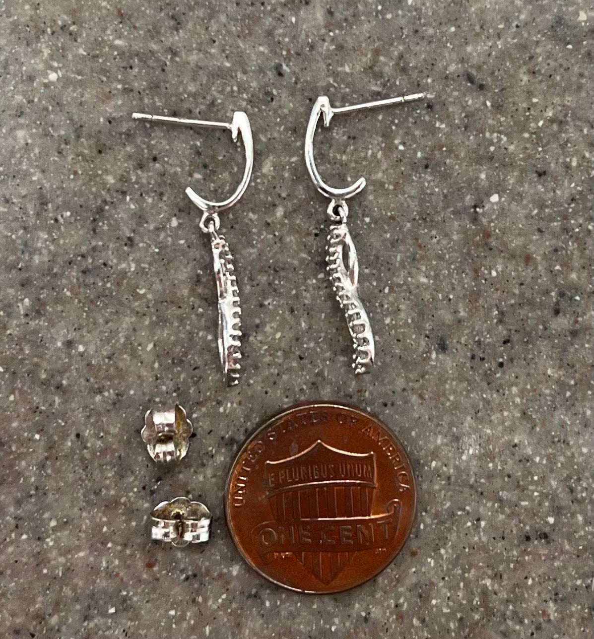 Vintage 10K White Gold Diamond Drop Dangle Earrings