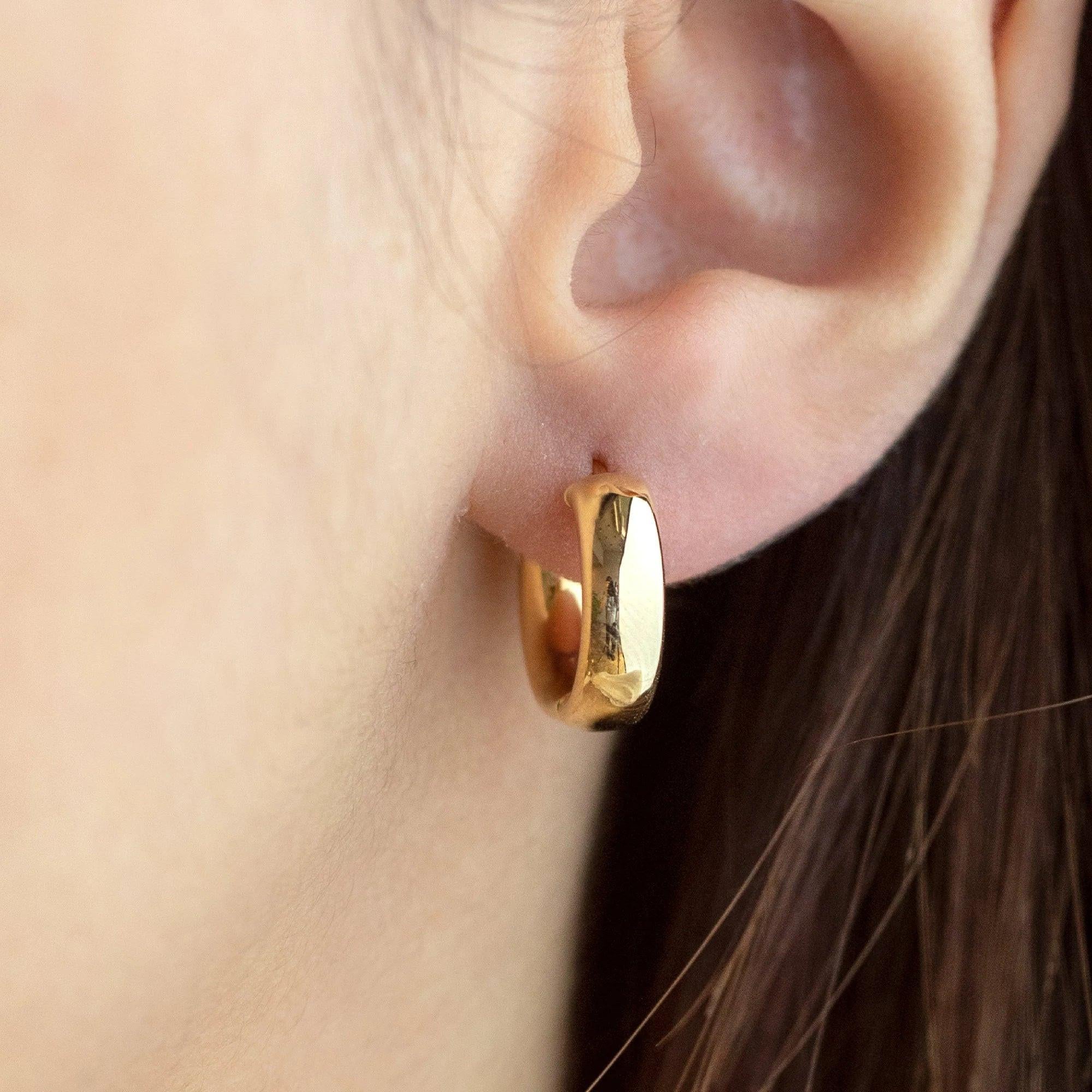 Chunky 14K Solid Gold Hoop Earrings - Timeless Classic Elegance.
