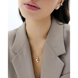 Charming Mini Heart Locket - A Delightful Keepsake Pendant.