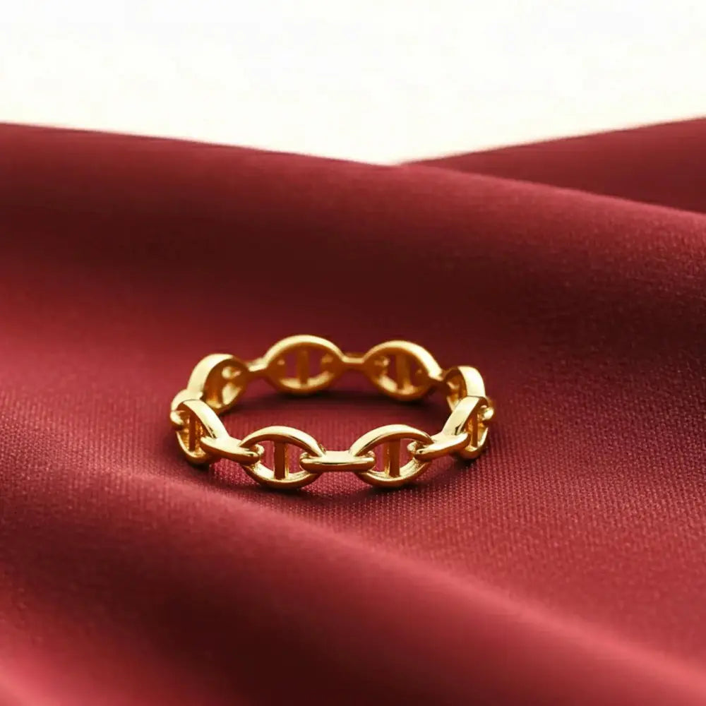 Chic 14K Gold Mariner Chain Link Ring - Nautical Statement for Luxurious Gifts & Everyday Style.