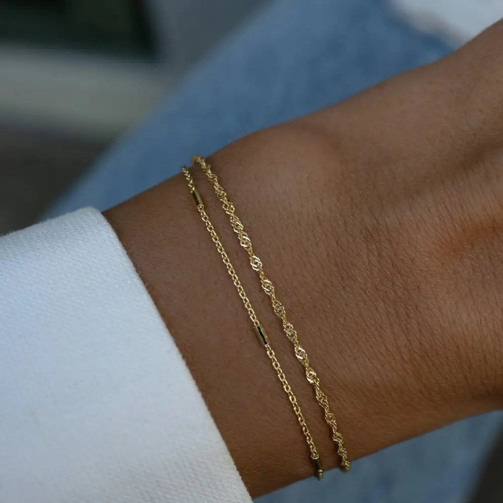 Chic Dainty Bracelet Duo - Minimalist Gold & Silver Delicate Set of 2.