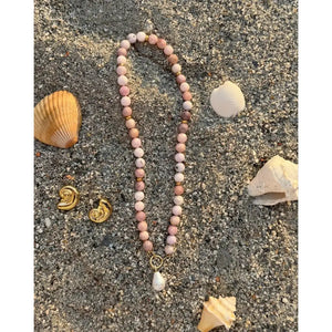 Chic Pink Paloma Necklace: Elevate Your Style with Elegance.