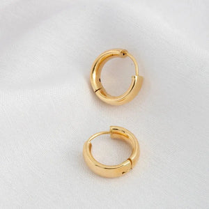 Chunky 14K Solid Gold Hoop Earrings - Timeless Classic Elegance.