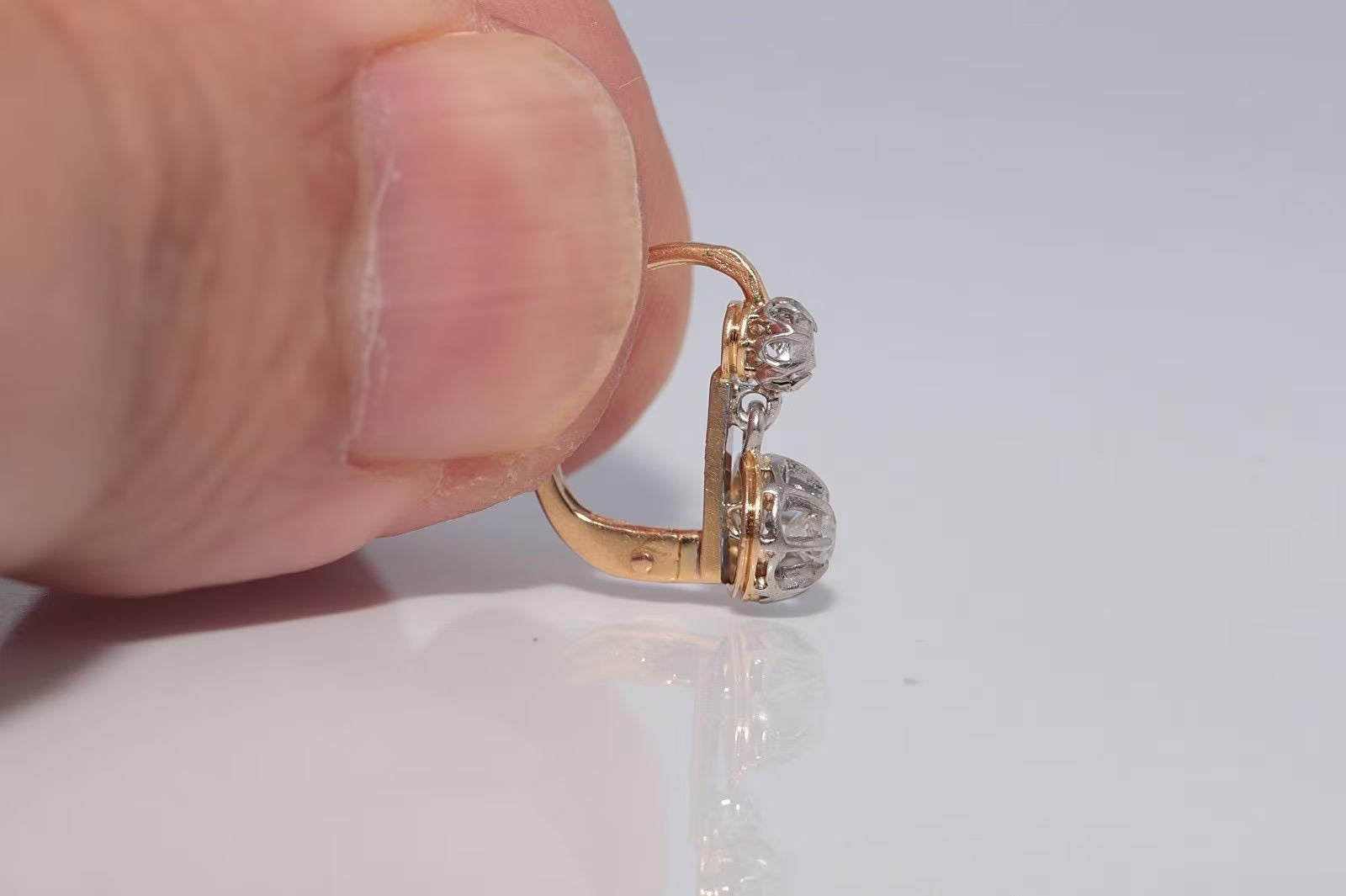 Antique Circa 1920S 18K Gold Art Deco Natural Diamond Decorated Earring