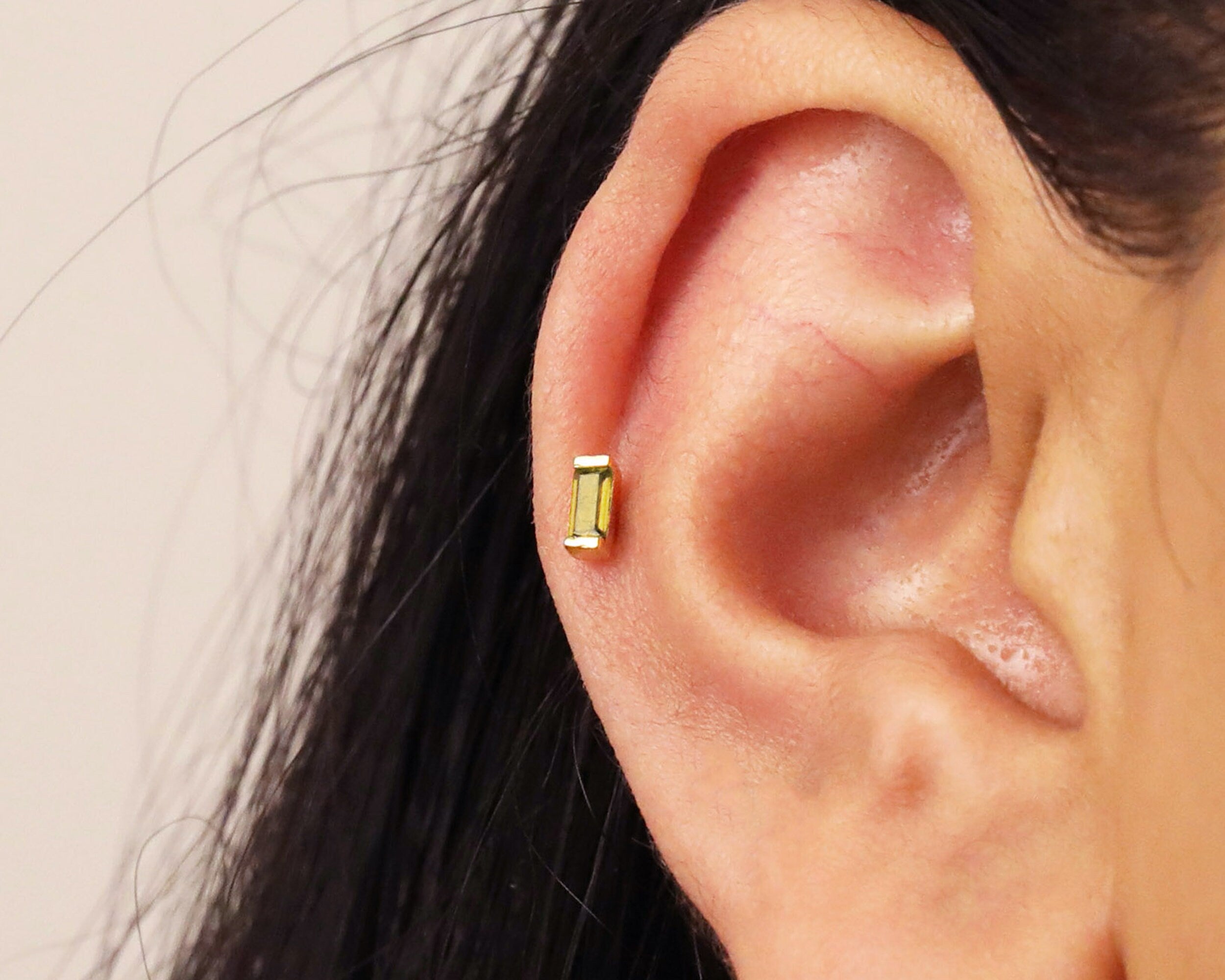18G/16G Peridot Dainty Labret Cartilage Studs • Tragus Stud • Conch Earring • Helix • Cartilage Piercing • Minimalist • FLAT BACK
