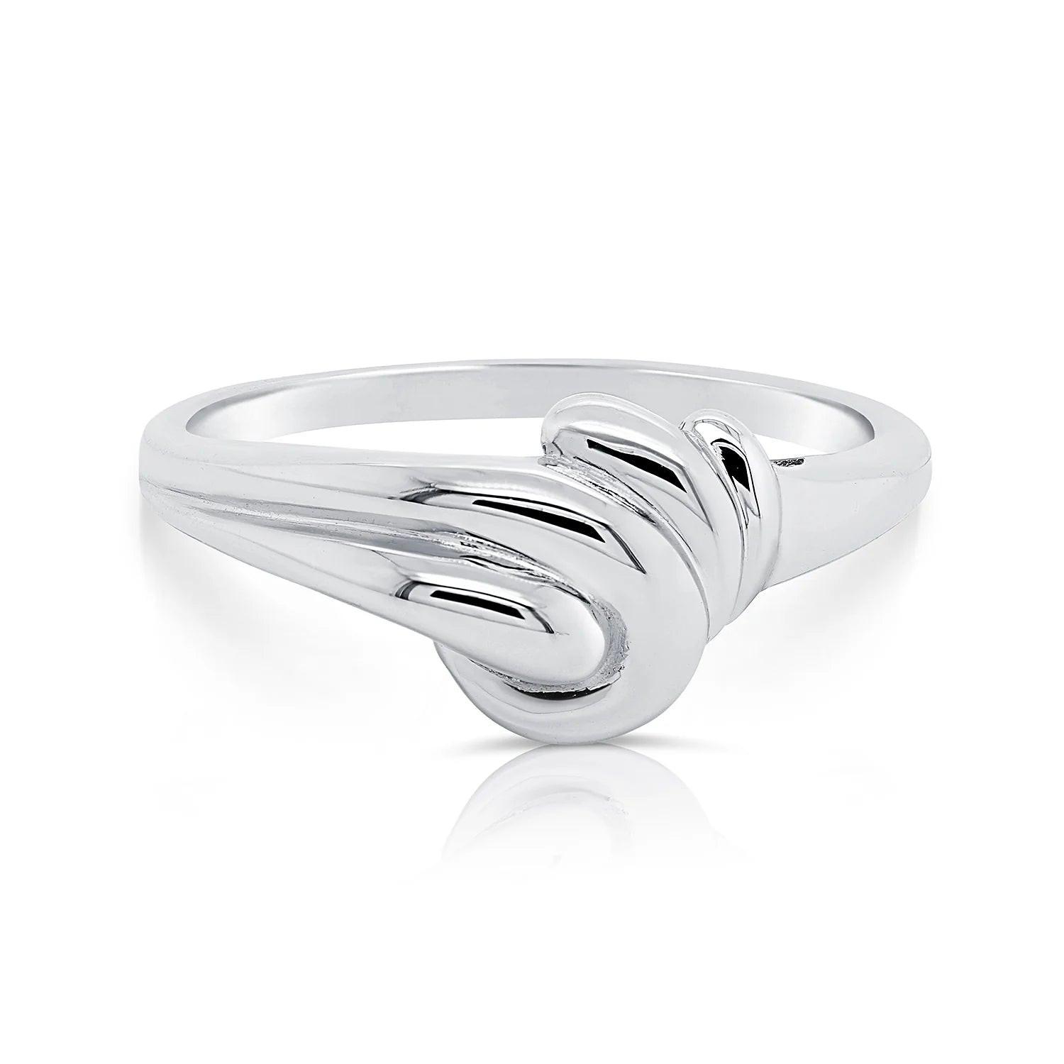 Ocean-Inspired Sterling Silver Wave Ring – A Sparkling Luxury Gift for Her Birthdays and Everyday Elegance.