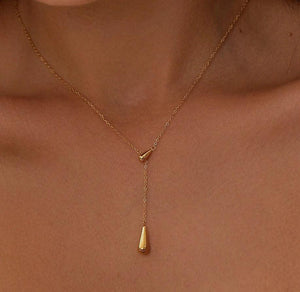 Elegant 18K Gold Plated Teardrop Minimalist Pendant Necklace.