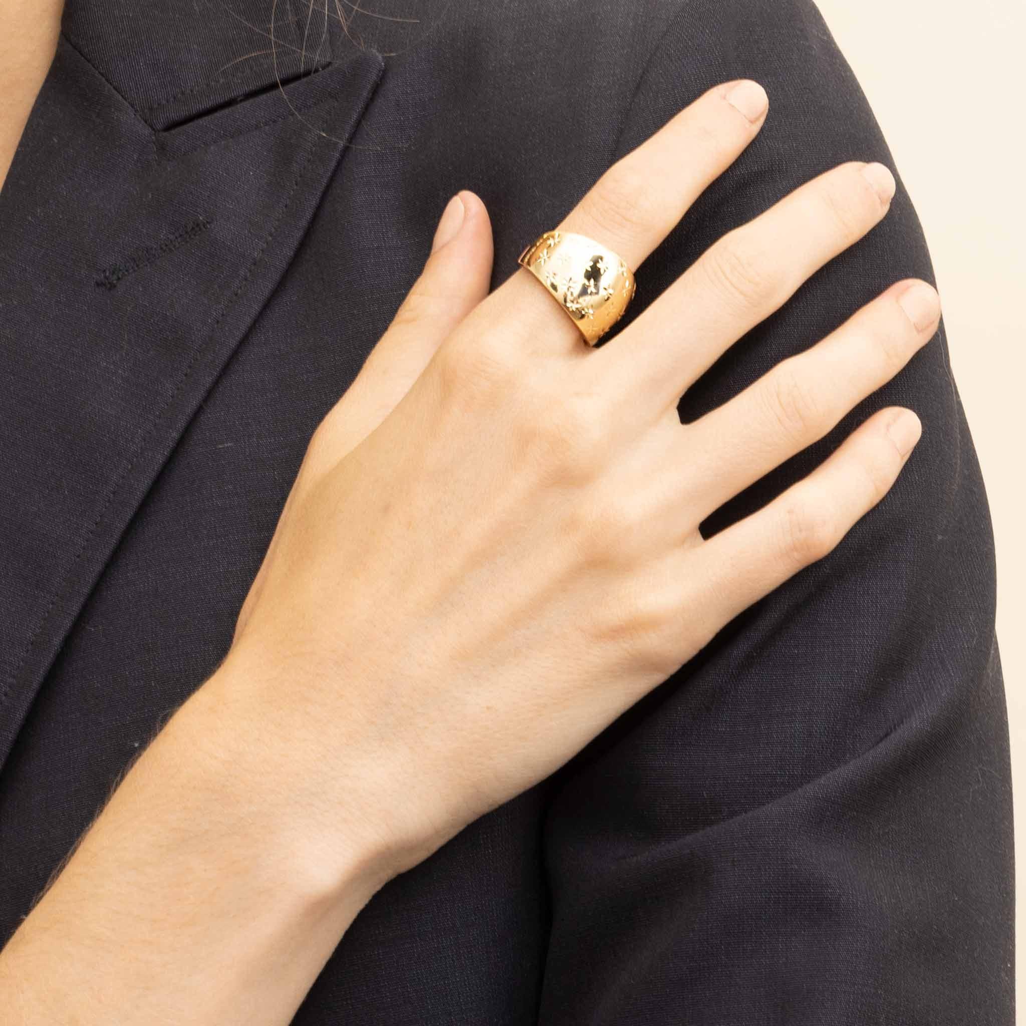 Celestial Elegance: Starry Night Dome Ring.
