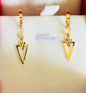 Elegant 22K Solid Gold Sphere Earrings - Exquisite 22Ct Gold Drop Design.