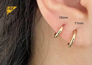 Stunning 14K Solid Gold Minimalist Hoop Earrings - Elegant and Versatile, Available as Single or Pair.