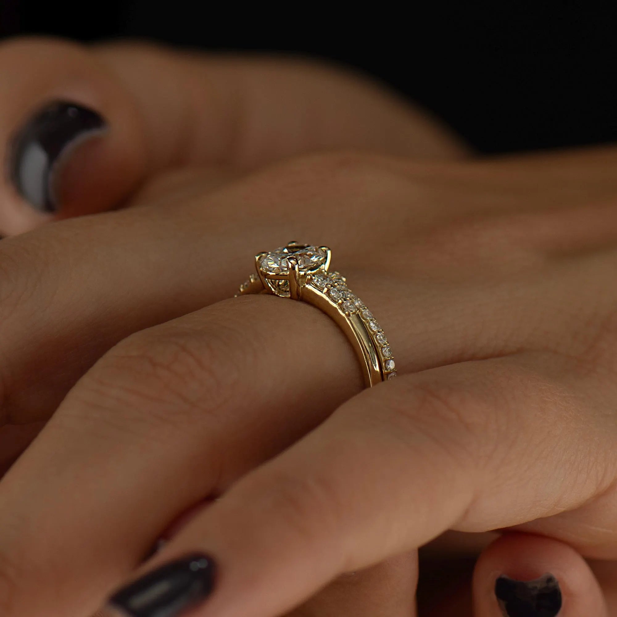 Tapered Oval Ring, 14K / 18K Yellow Gold Ring, Oval Cut Diamond, Thin Engagement Ring, Minimal Ring, Modern Ring , Delicate Ring, Oval Ring