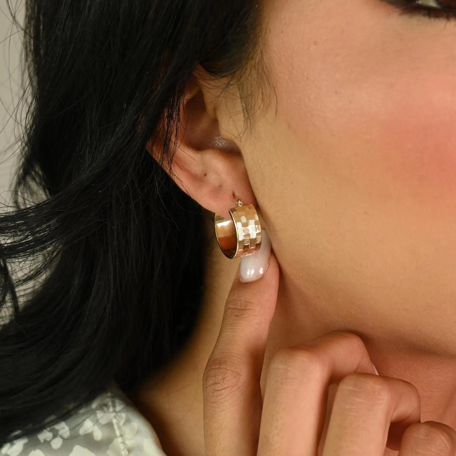 Stunning 14K Gold 8mm Textured Hoop Earrings - Elegance & Versatility for Her!.