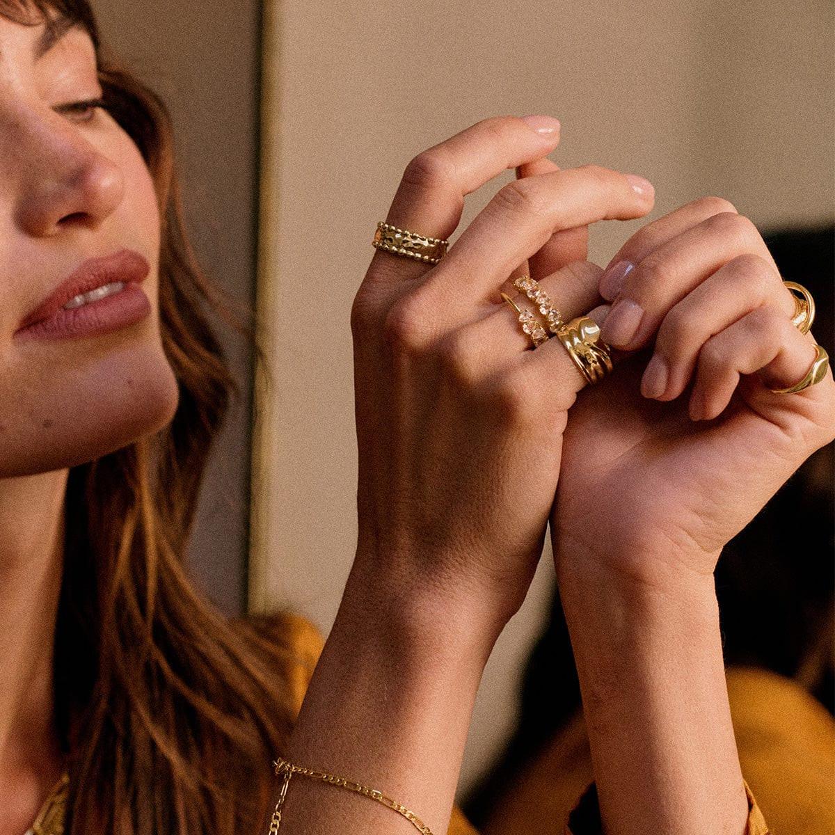 Stunning 18Ct Gold-Plated Amulet Band Ring.