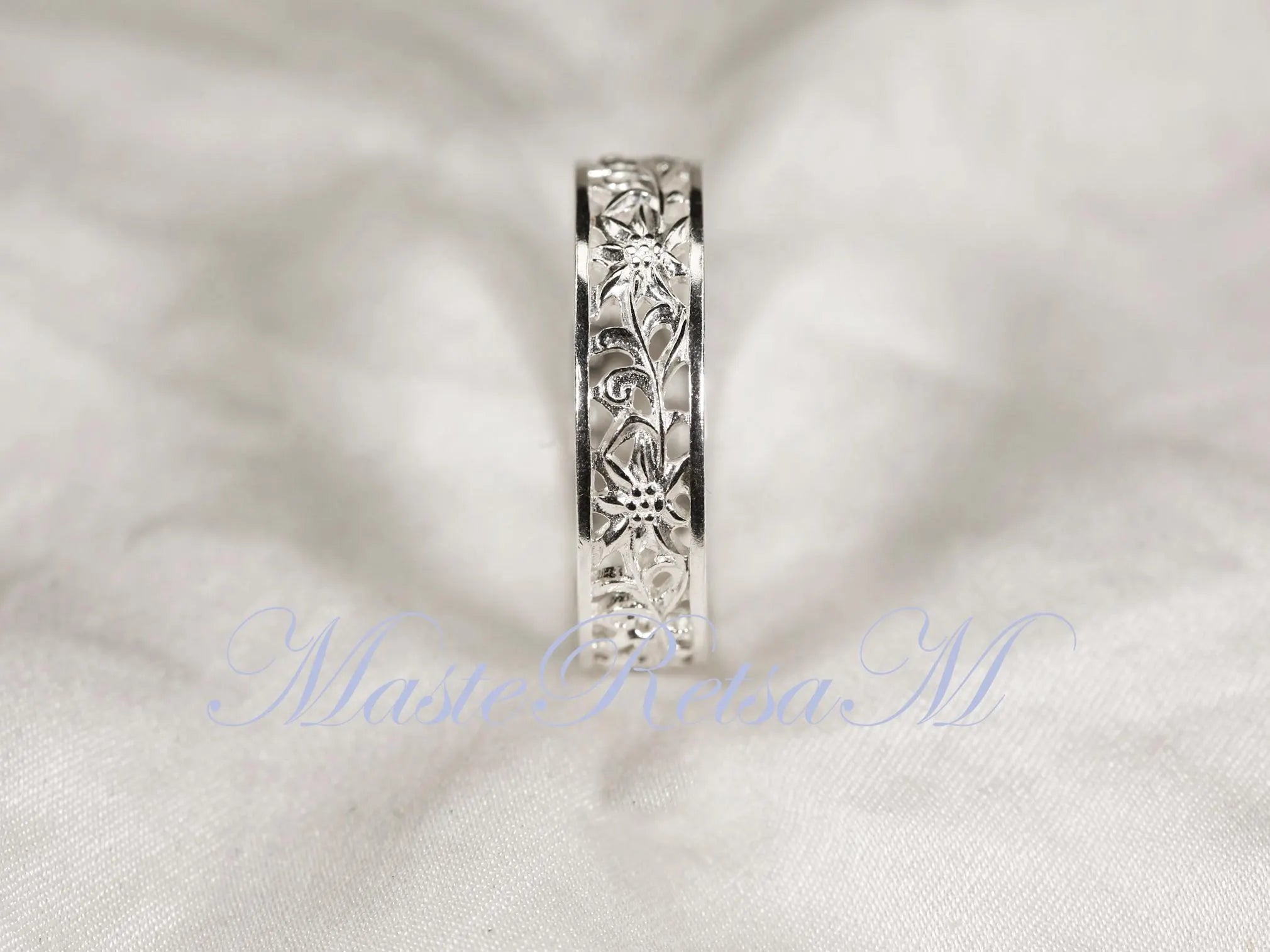 ZP160- Handmade Sterling Silver Openwork Pattern Floral Ring: 18K Gold Vermeil Vintage Band