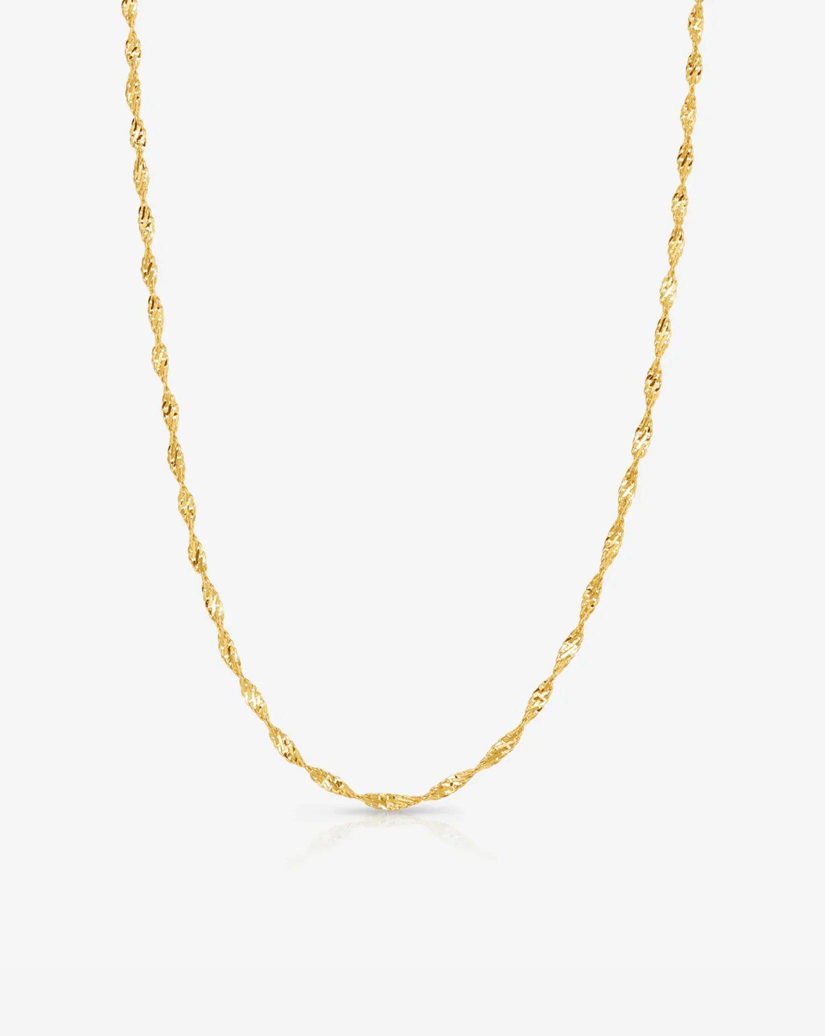 Elegant Twisted Dorica Chain Necklace - A Timeless Statement Piece.