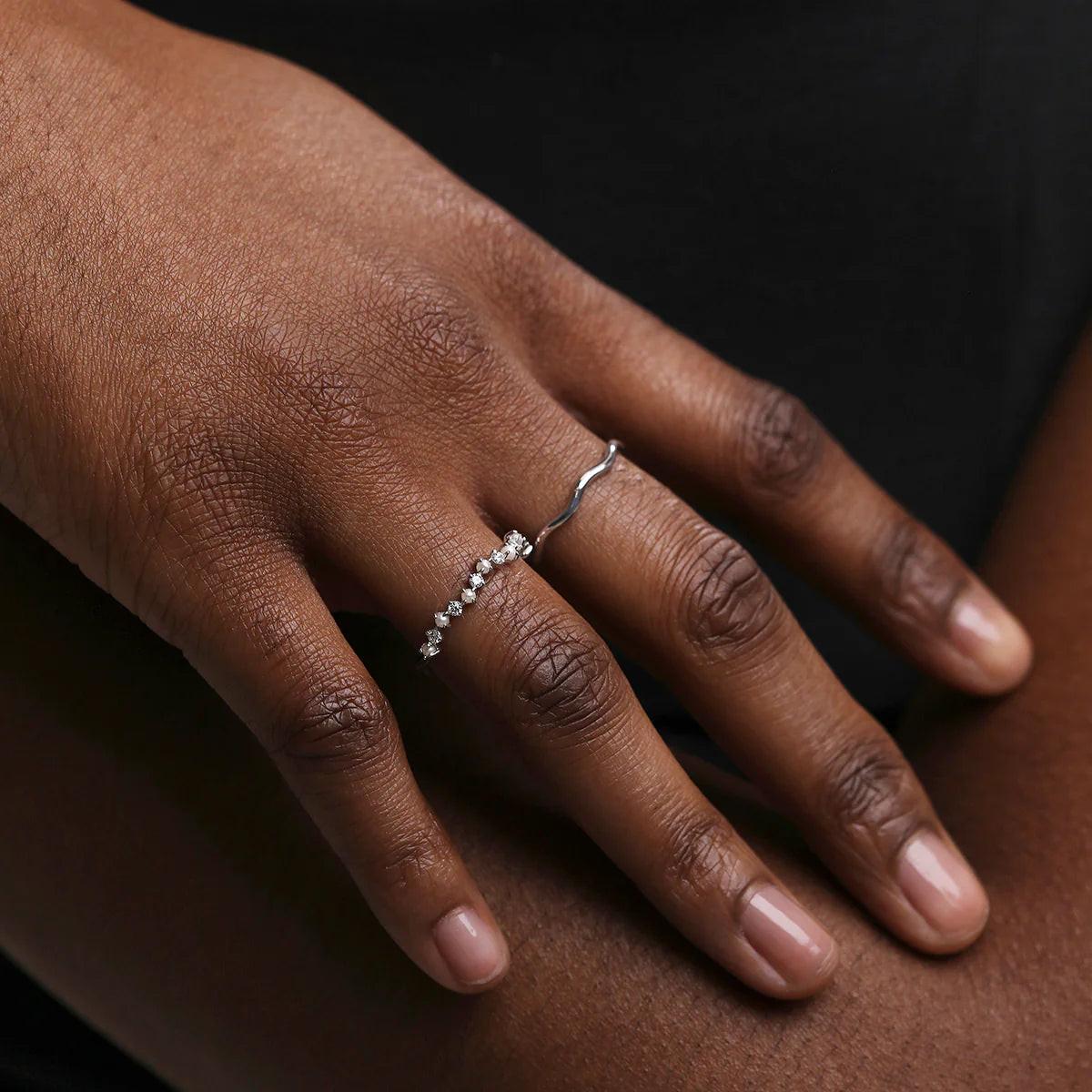 Elegant Scalloped Band Ring in Luxurious Solid White Gold.