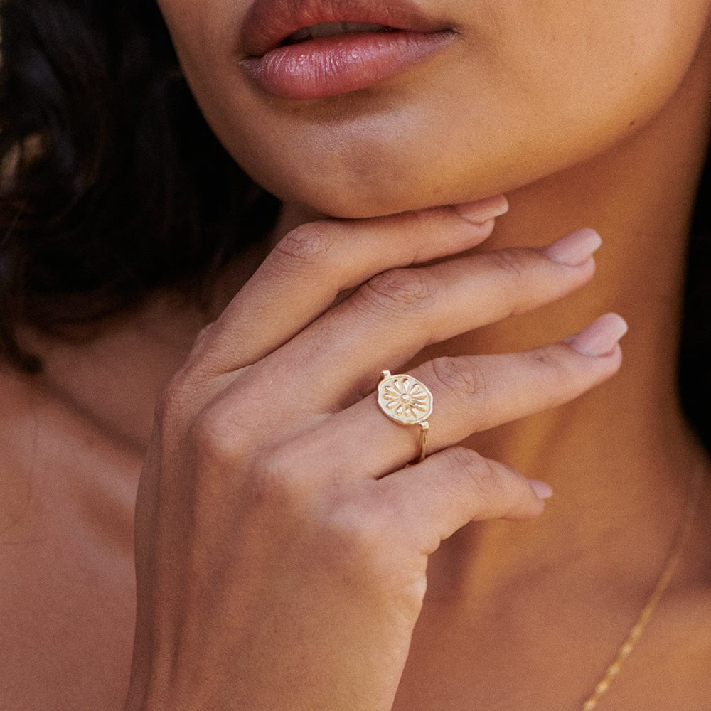 Daisy Flower Ring 18Ct Gold Plate