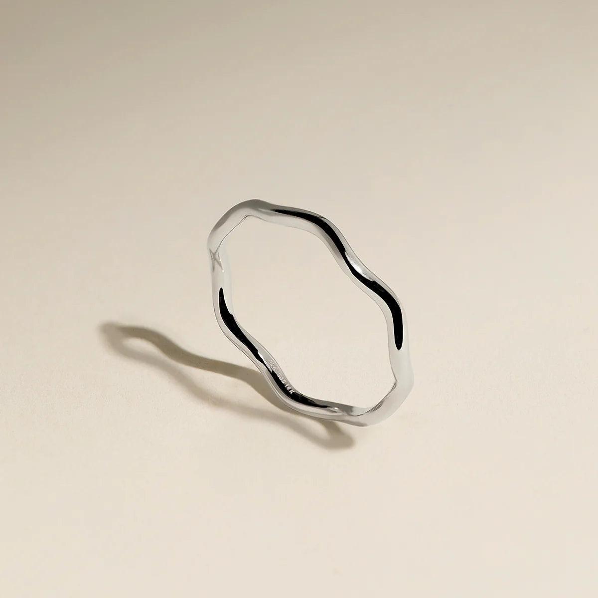 Elegant Scalloped Band Ring in Luxurious Solid White Gold.
