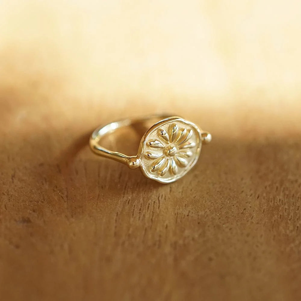 Daisy Flower Ring 18Ct Gold Plate
