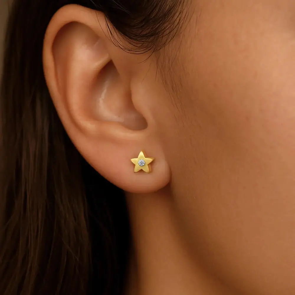 Elegant 10K Yellow Gold Star Stud Earrings - Sparkle with Every Angle!.