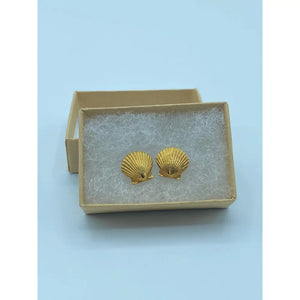 Elegant 14K Gold Seashell Earrings - Dainty Coastal Jewelry Gift for Her.