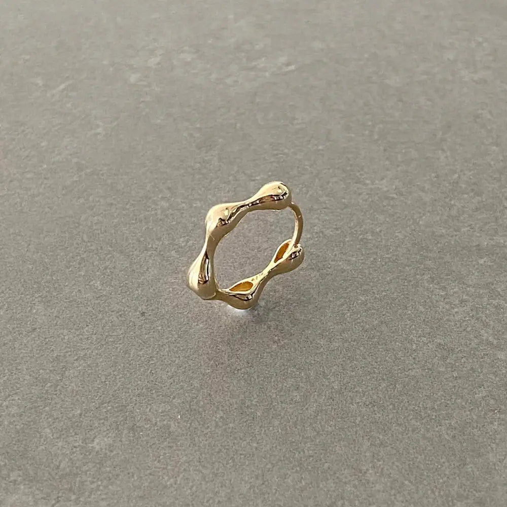 Elegant 14K Solid Gold Huggie Hoop Earrings - 15.5mm Hinged Design for Women.