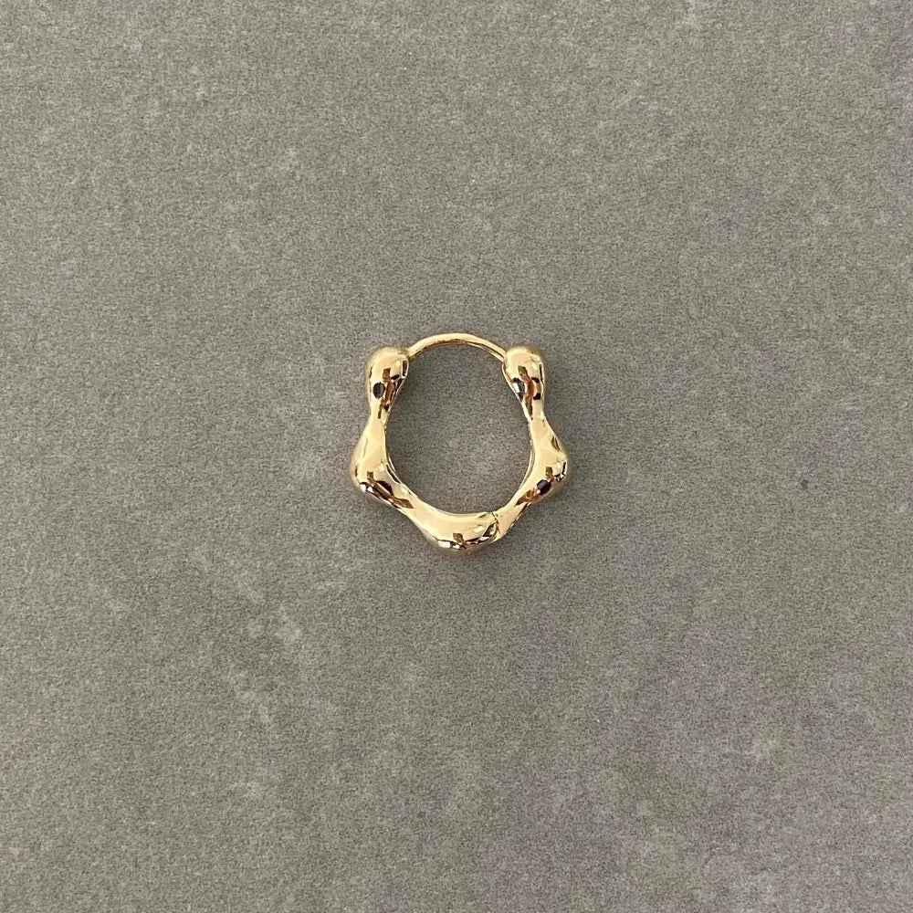 Elegant 14K Solid Gold Huggie Hoop Earrings - 15.5mm Hinged Design for Women.