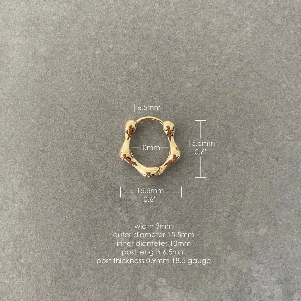Elegant 14K Solid Gold Huggie Hoop Earrings - 15.5mm Hinged Design for Women.