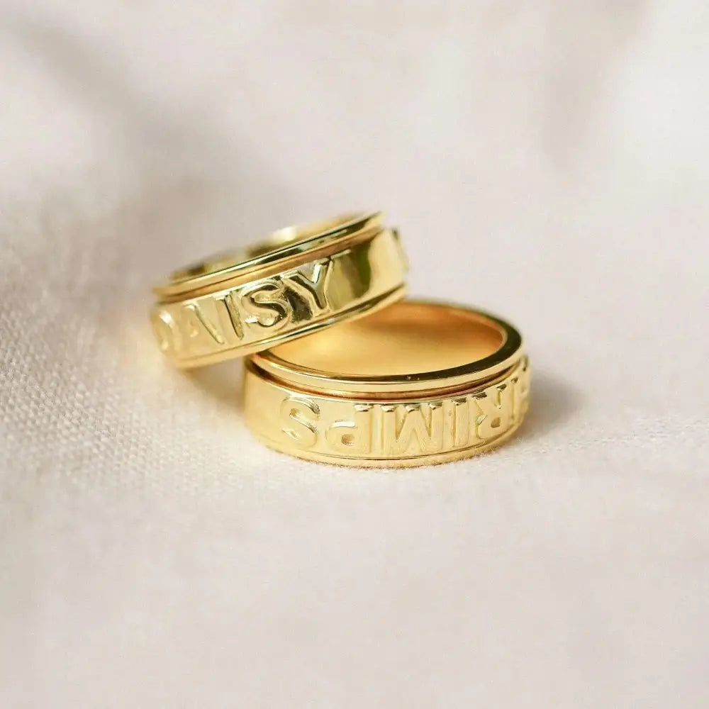 Elegant 18Ct Gold Plated Shrimps Spinning Ring.