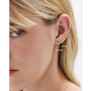 Elegant Classic Gold Huggie Earrings for Timeless Style.