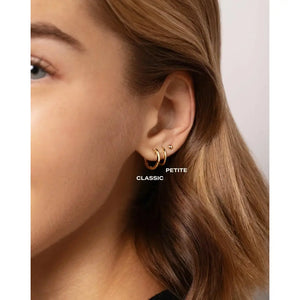 Elegant Classic Gold Huggie Earrings for Timeless Style.