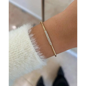 Elegant Diamond Bar Bangle - Timeless Luxury Accessory.