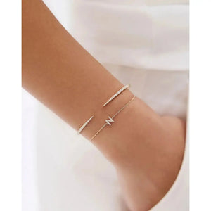 Elegant Diamond Claw Cuff - A Stunning Statement Piece.