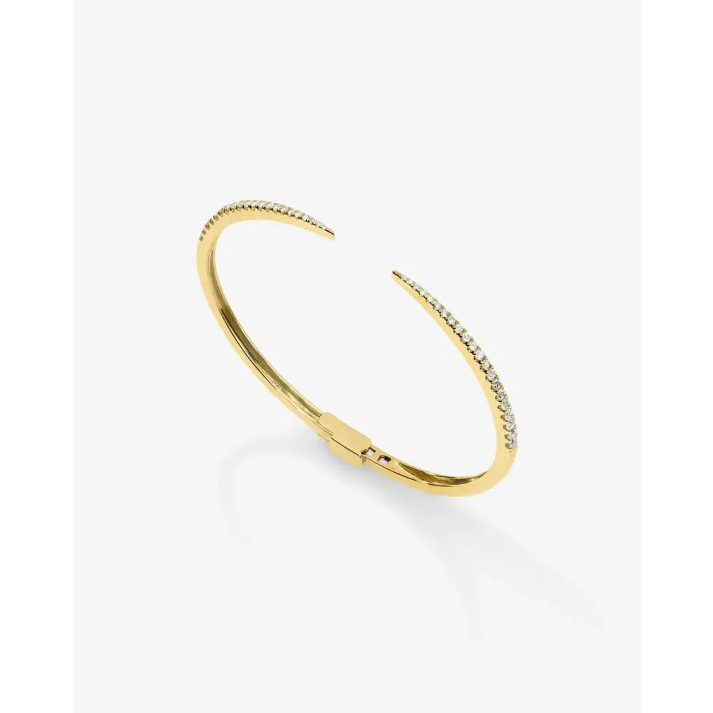 Elegant Diamond Claw Cuff - A Stunning Statement Piece.