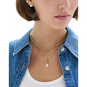 Elegant Fluted Round Diamond Pendant.