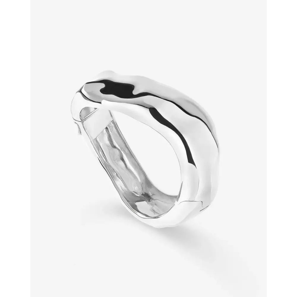 Elegant Forma Bangle - Timeless Style for Every Occasion.