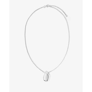 Elegant Forma Pendant Necklace - A Timeless Statement Piece.