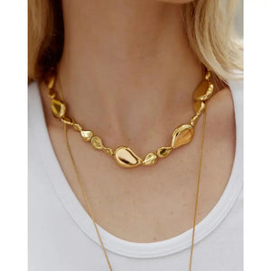 Elegant Forma Toggle Clasp Necklace for Timeless Style.