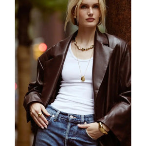 Elegant Forma Toggle Clasp Necklace for Timeless Style.