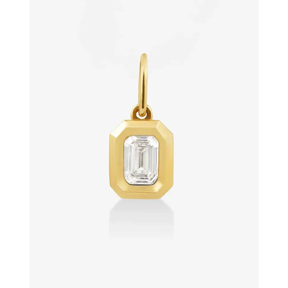 Elegant Framed Lab-Diamond Pendant for Timeless Style.