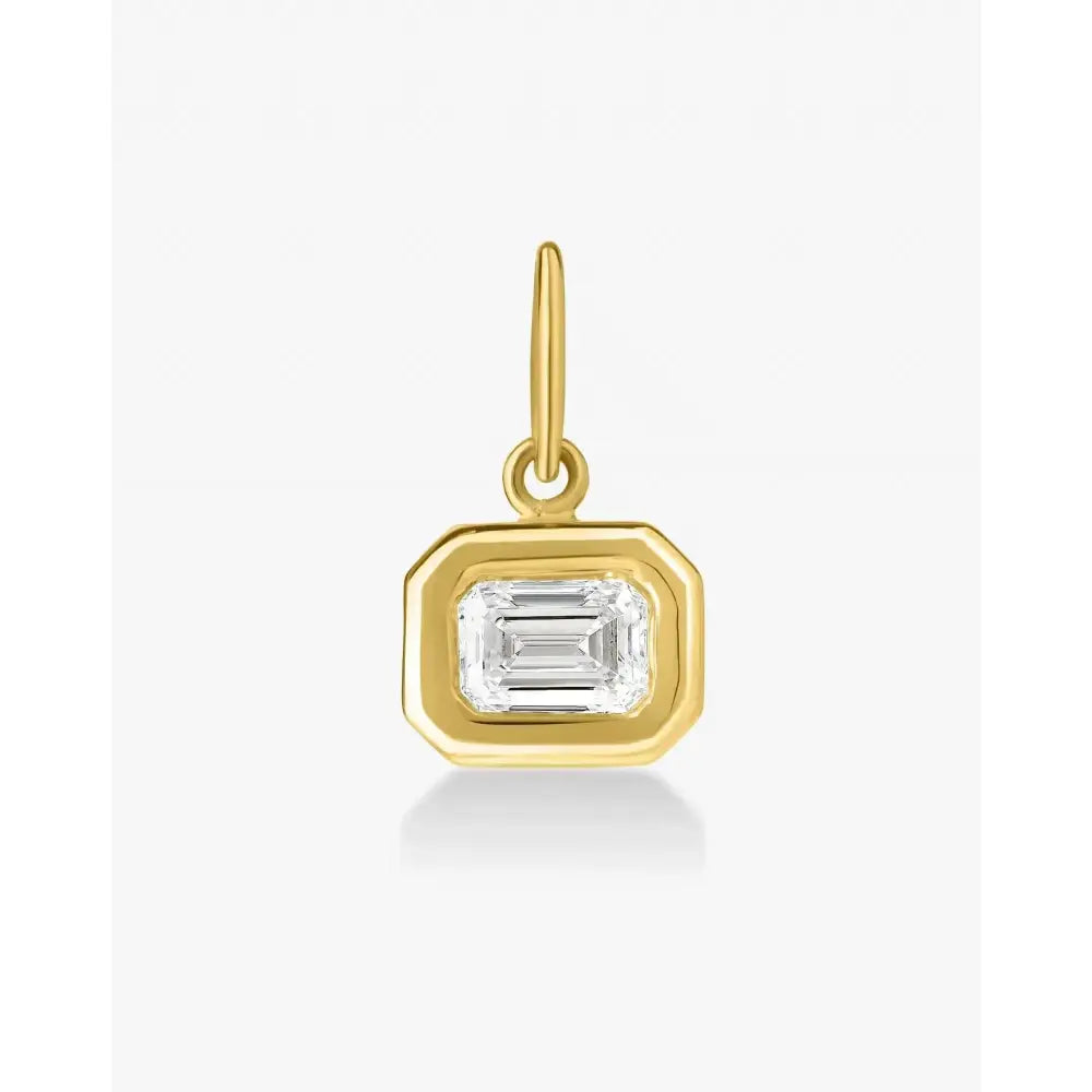 Elegant Framed Lab-Diamond Pendant for Timeless Style.