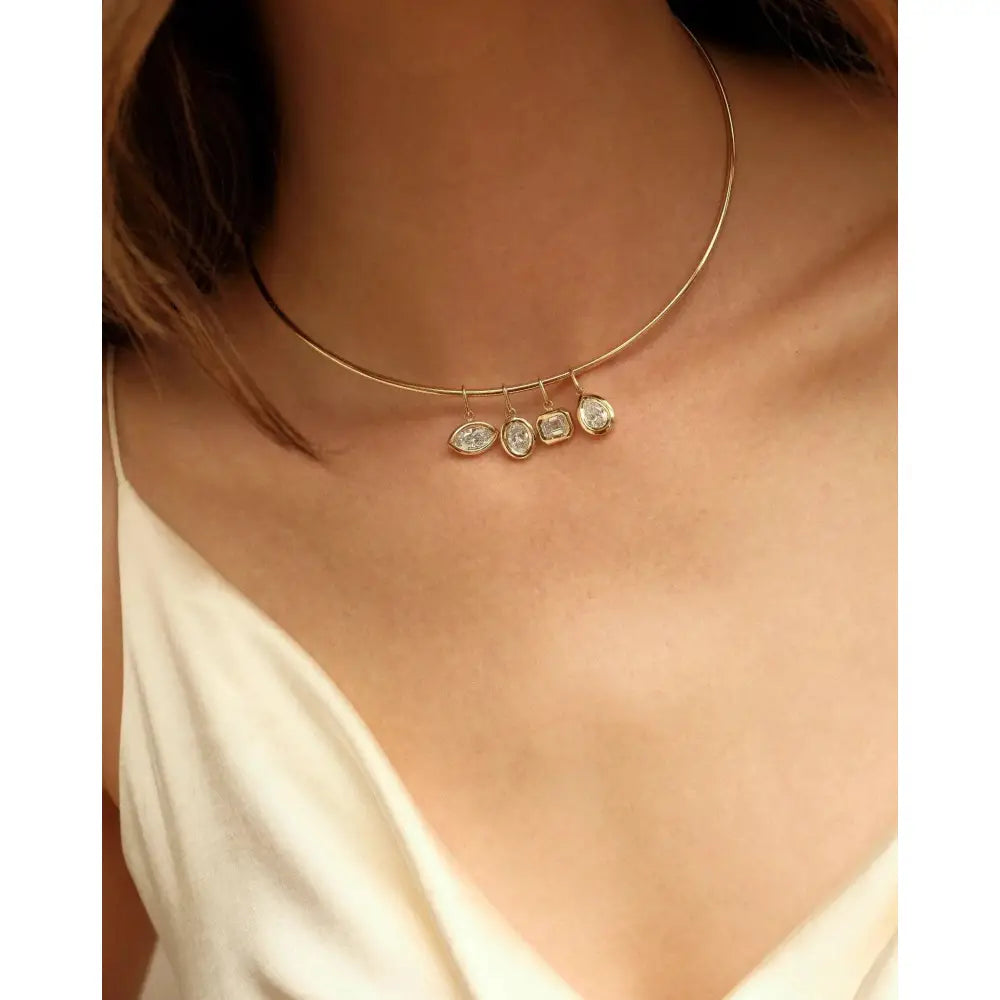 Elegant Gold Collar Necklace for Chic and Timeless Style.