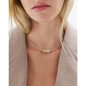 Elegant Gold Collar Necklace for Chic and Timeless Style.