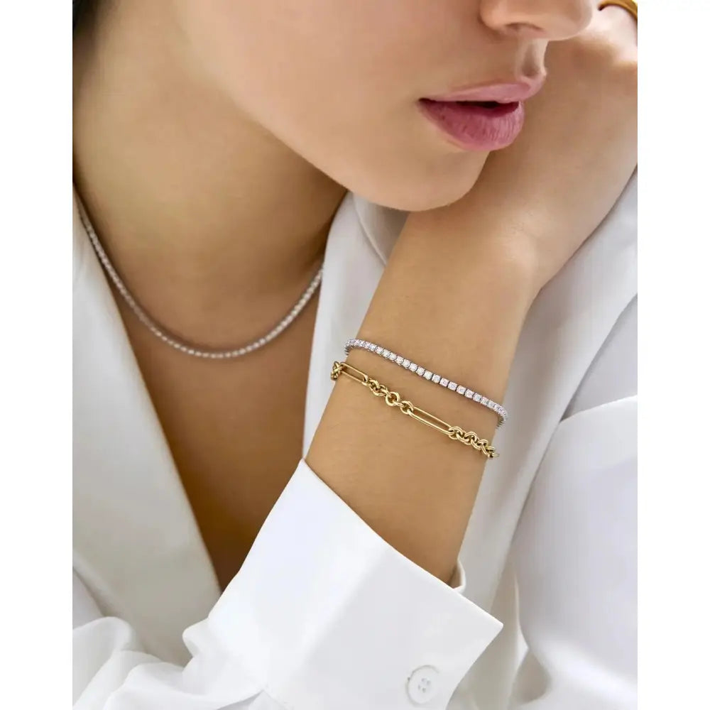 Elegant Mixed Link Chain Bracelet - Perfect for Any Occasion.