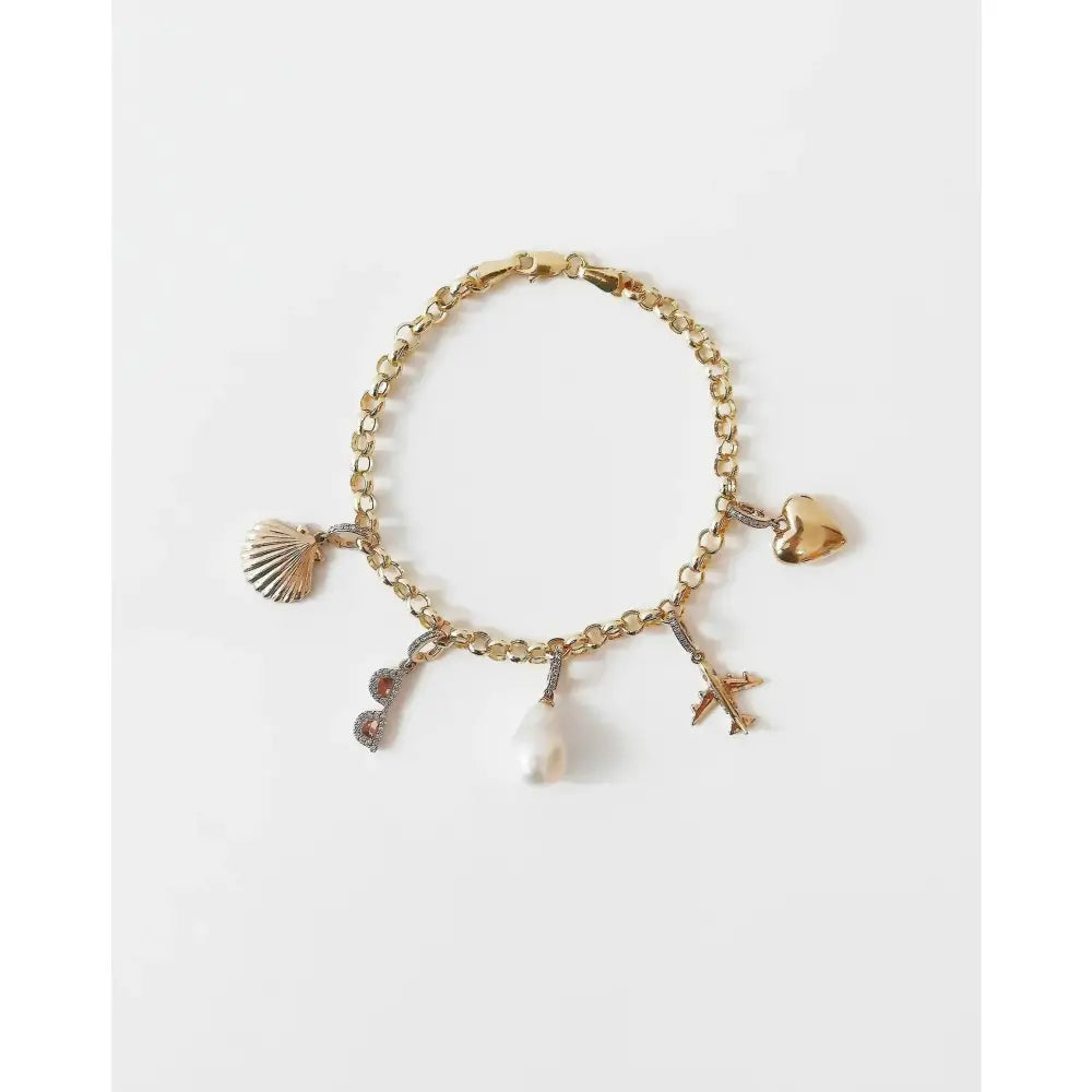 Elegant Pearl Charm for Every Occasion.