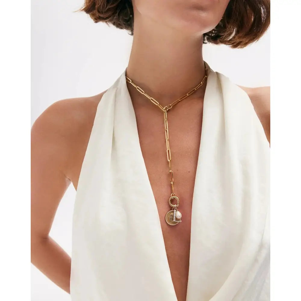 Elegant Pearl Charm for Every Occasion.