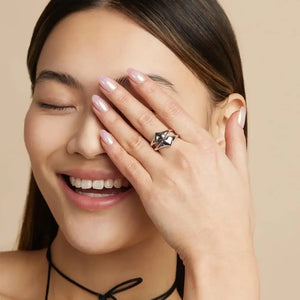 Elegant Silver Heart Signet Ring - Timeless Love Accessory.