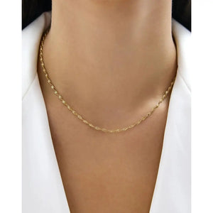 Elegant Twisted Dorica Chain Necklace - A Timeless Statement Piece.